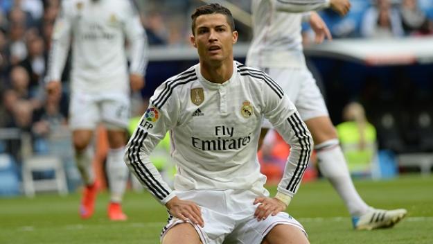 (VIDEO) Kesal Peluang Gol Direbut Arbeloa, Ronaldo Marah 11_625x352